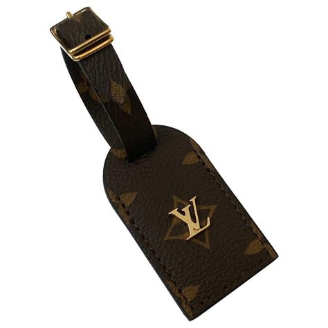 louis vuitton tag.